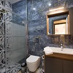 Aparthotel Tanrise House 4*