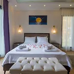 Aparthotel Tanrise House 4*