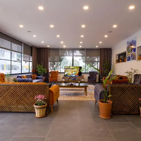 Tanrise House