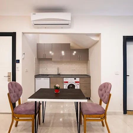 Tanrise House 4*