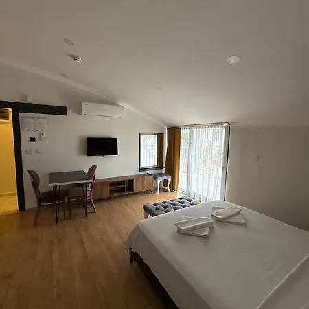 Tanrise House מלון דירות פאטהיה