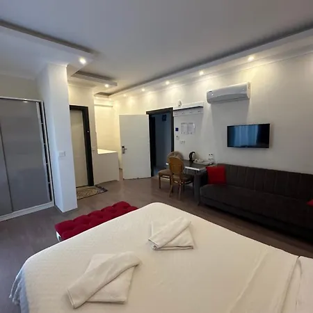Tanrise House מלון דירות 4*