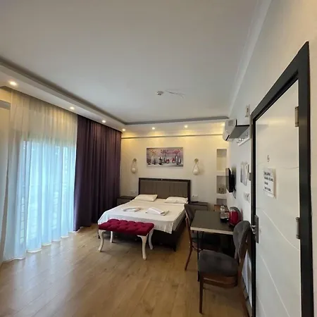 Tanrise House מלון דירות 4*