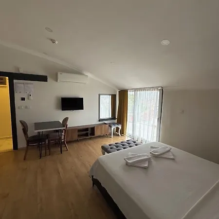 Tanrise House מלון דירות פאטהיה