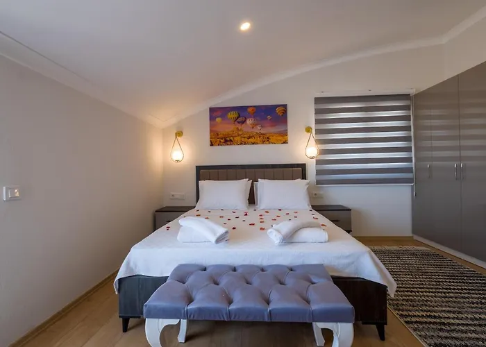 Aparthotel Tanrise House 4*