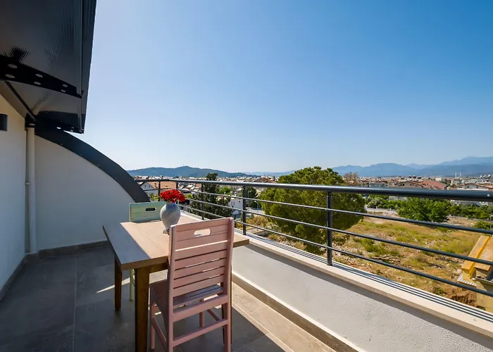 Aparthotel Tanrise House 4*