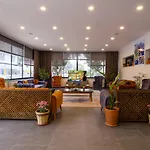 Tanrise House