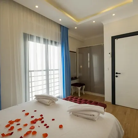 Tanrise House Apartmanhotel 4*